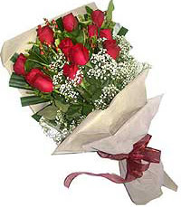 11 adet kirmizi güllerden özel buket  İzmit yurtiçi ve yurtdışı çiçek siparişi 