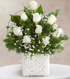 9 beyaz gül vazosu  İzmit 14 şubat sevgililer günü çiçek 