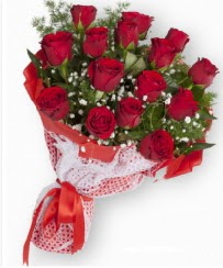 11 adet kırmızı gül buketi  İzmit çiçek gönderme sitemiz güvenlidir 