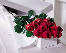  İzmit 14 şubat sevgililer günü çiçek  özel kutuda 12 adet gül